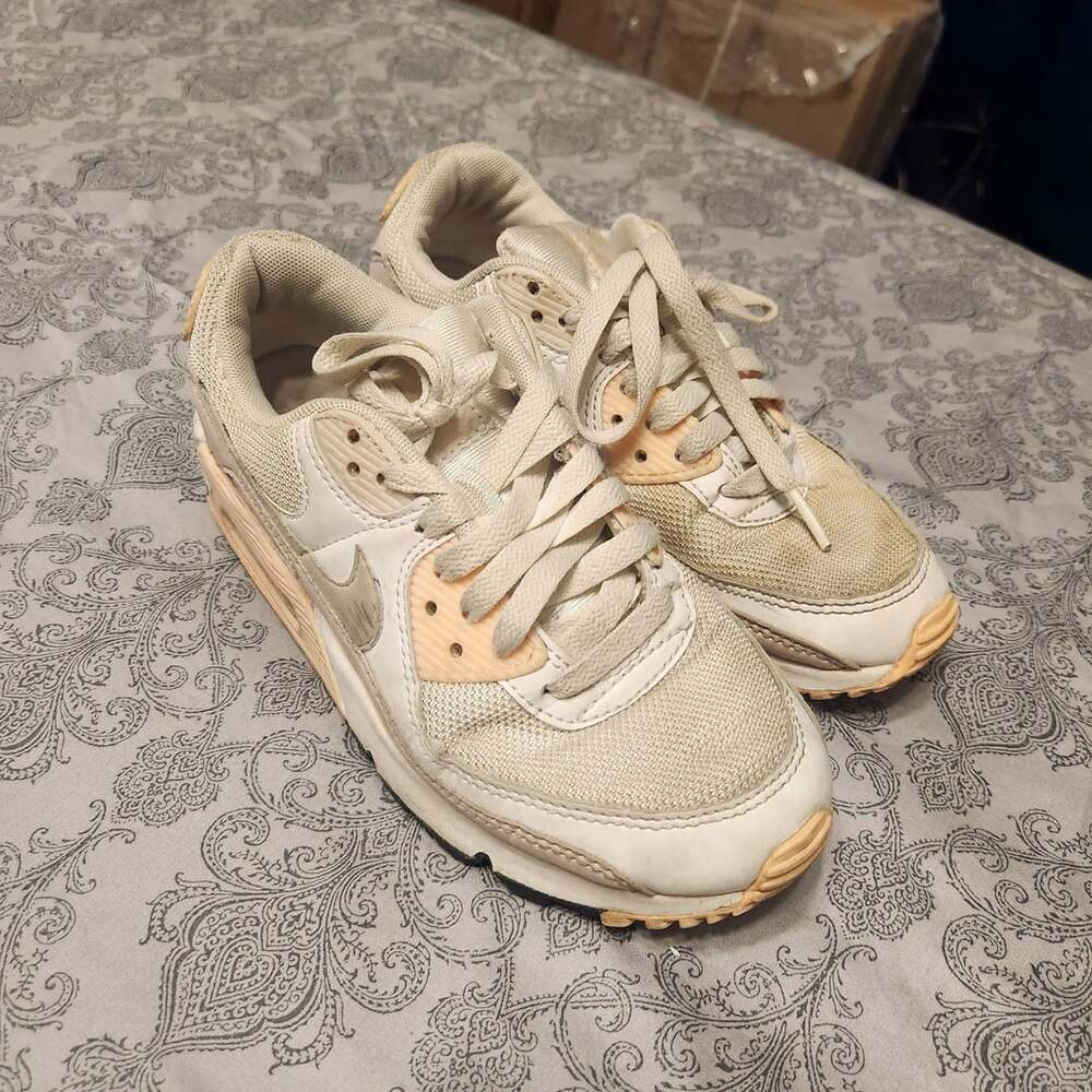 Nike Air Max 90 Casual Sneakers Women's Size 6 White/Sand Drift